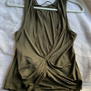 Lululemon tank top🌟